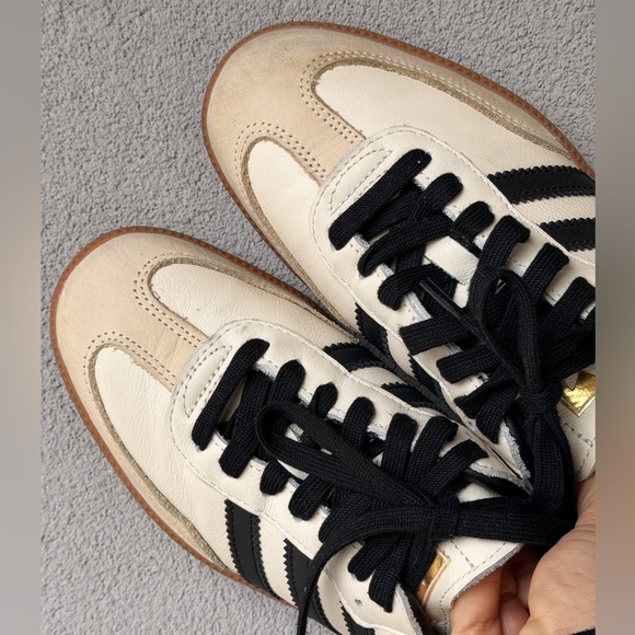 Adidas Samba Cream and Black Sneakers - Picture 15 of 16